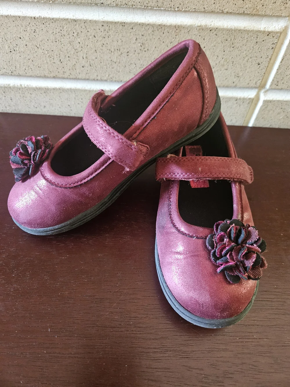Rachel Shoes Shimmery Burgundy Mary Janes with Flower Accent | Toddler | Size 11
